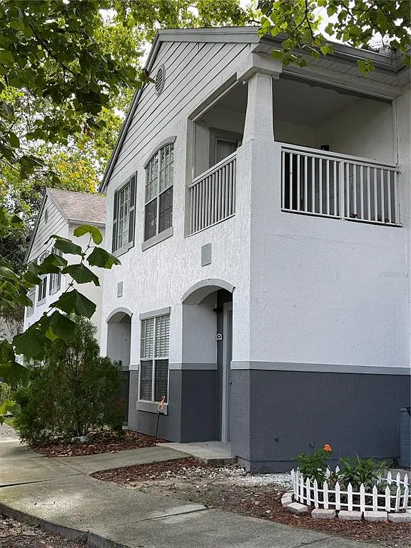 2 bed, 2.0 bath, 996 sqft, $1,650 — Photo 2