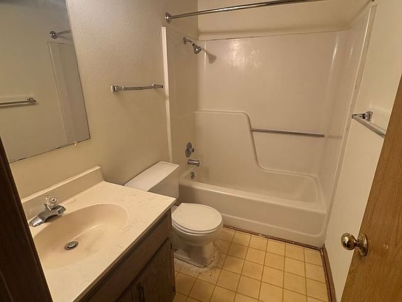 5th image of 4316 Mesa Dr APT A