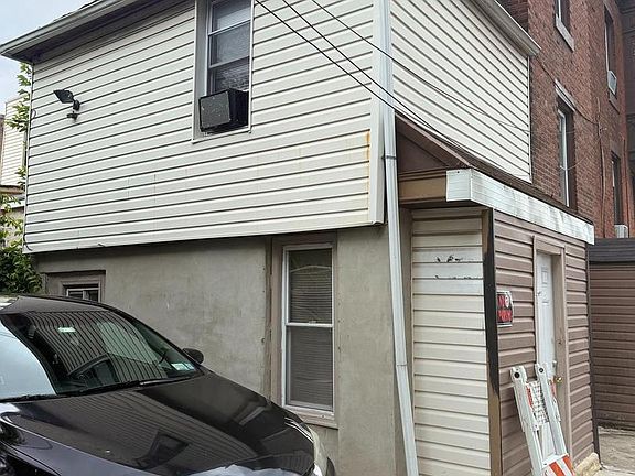4th image of 6100 Walnut St