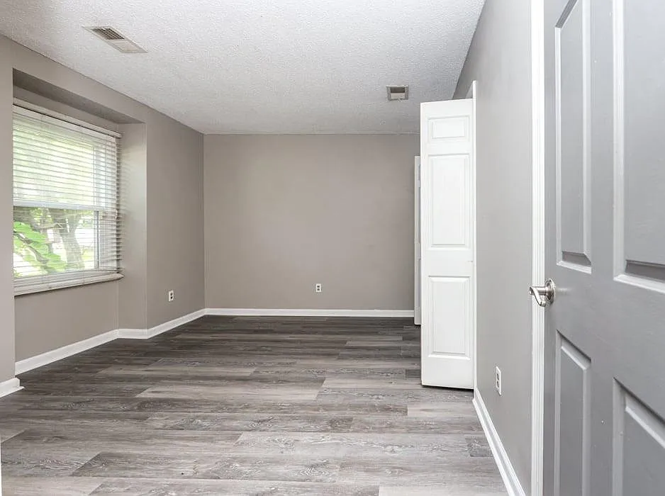 2 bed, 2.0 bath, 1319 sqft, $2,000 — Photo 3