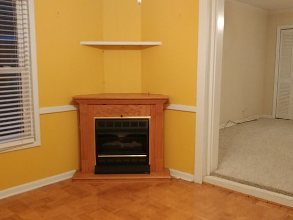 4th image of 3064 Clairmont Ave