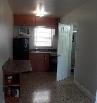 4th image of 645 NW 32nd St #8