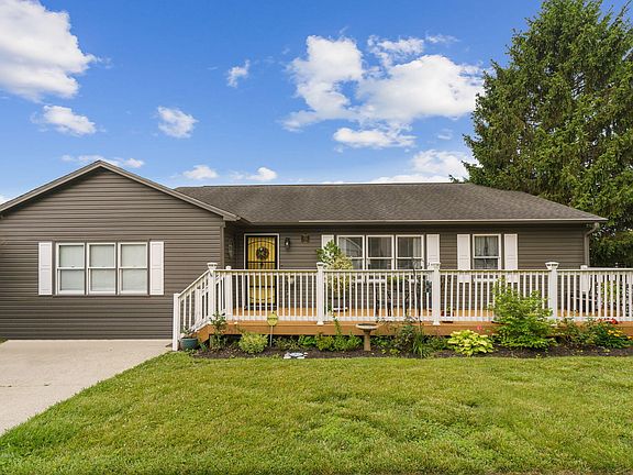 2nd image of 332 Fox Harbour Dr