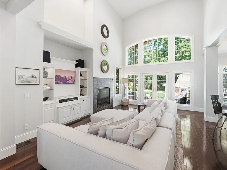 306 Harvard Ave — Photo 4