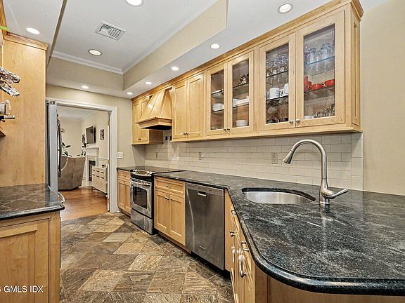 4th image of 333 Palmer Hill Rd APT 1B