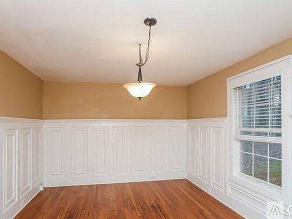 5th image of 13 Brook Knoll Ct