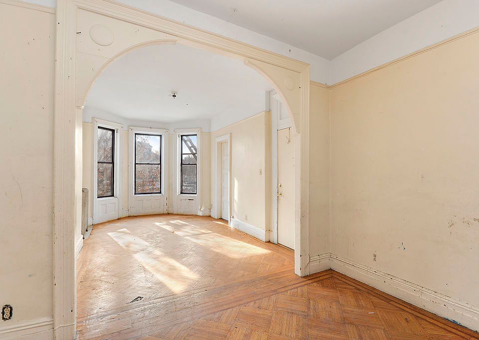2nd image of 2503 Clarendon Rd