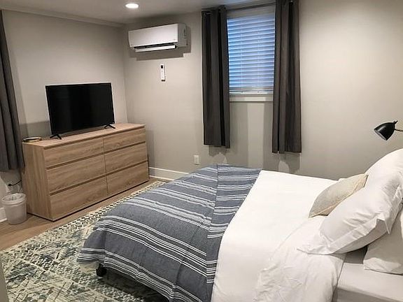 5th image of 605 S Grand St APT 1