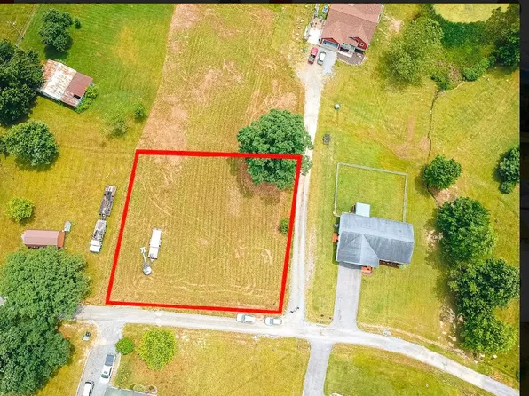 Twin Oakes Dr, Peterstown, WV 24963