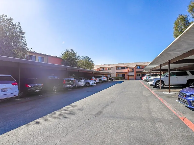 Monte Vista Apartments — Photo 37