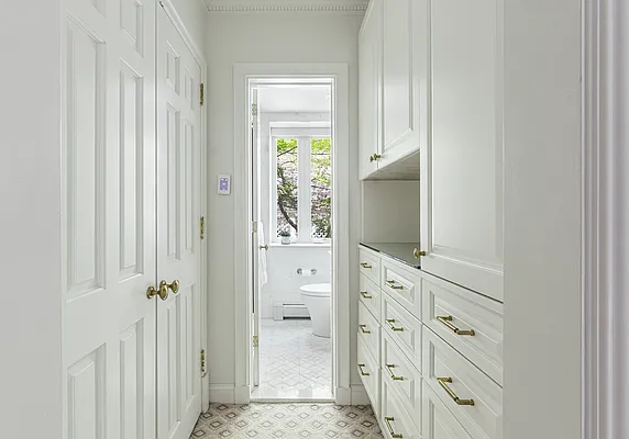 Sold by Compass | media 15