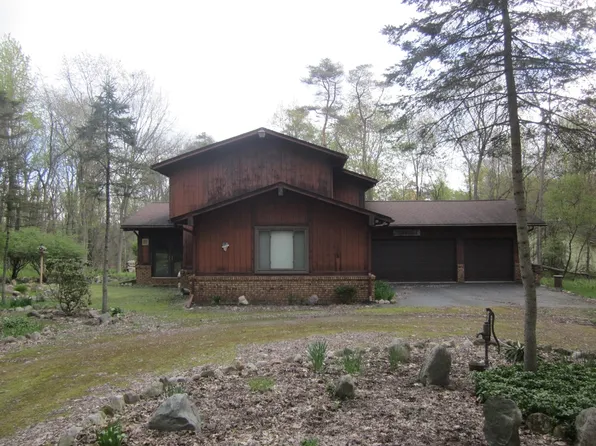 3401 Burrus Ct, Ortonville, MI 48462