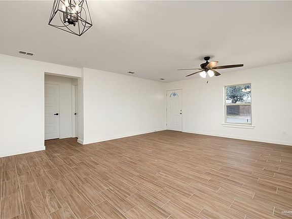 5th image of 1105 N 22 1/2 St E