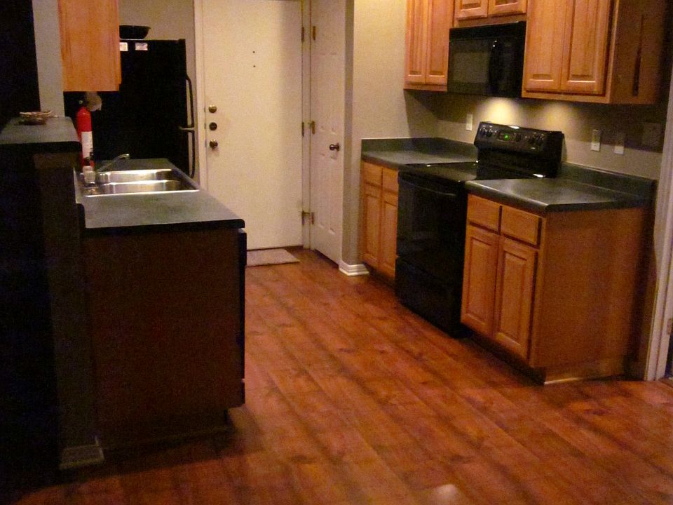 Excellent Kitchen. Great Appliances