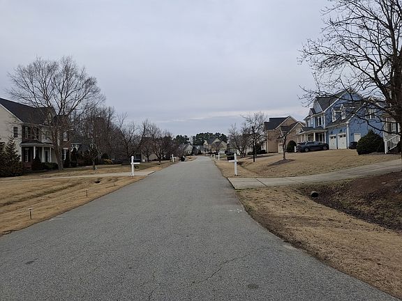 5th image of 1404 Upchurch Woods Dr