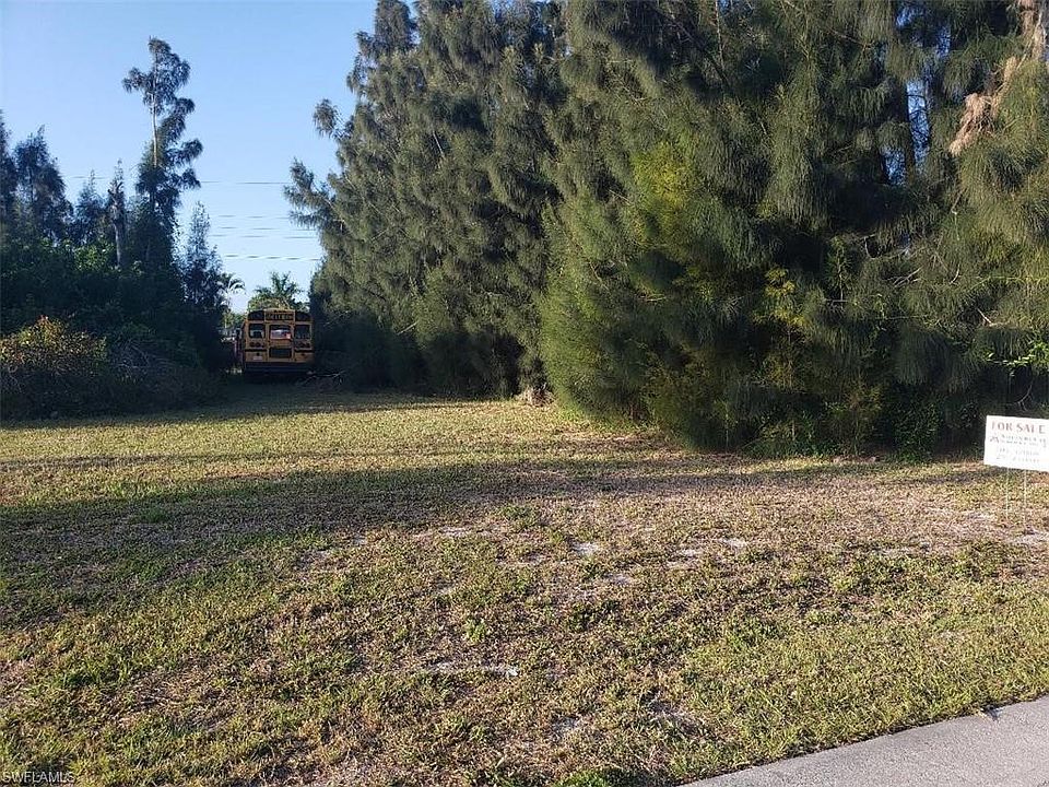 2nd image of 556 111th Ave N