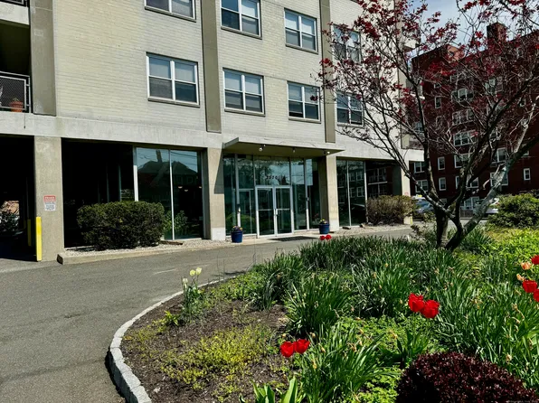 2370 North Avenue #5F, Bridgeport, CT 06604