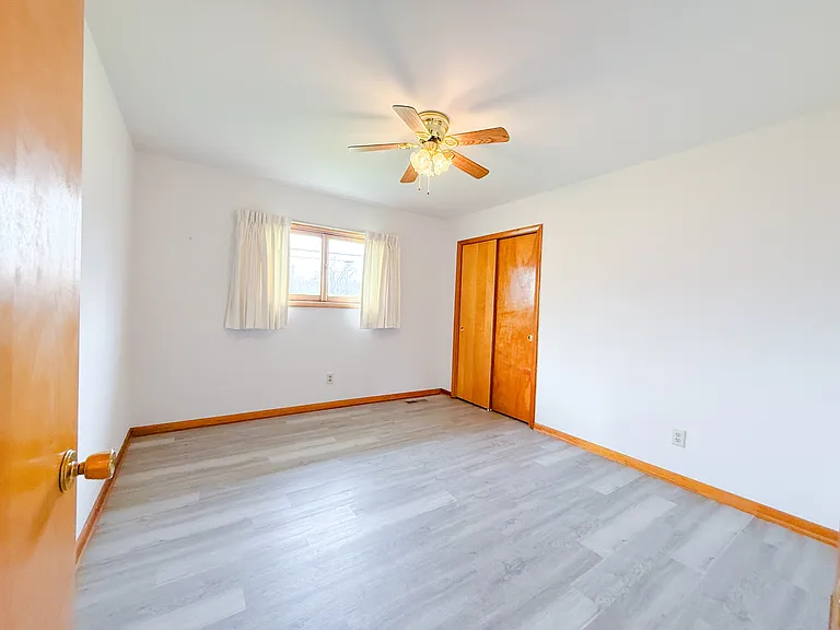 927 E Jefferson St — Photo 15