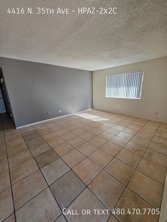 Large 2 bedroom/2 bath apartments - $999.00 (limited units) plus a 1 month free rent special! — Photo 2