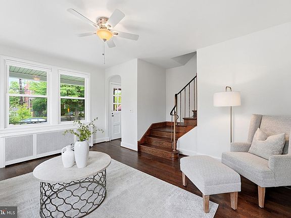 4th image of 11 Hamilton St NE