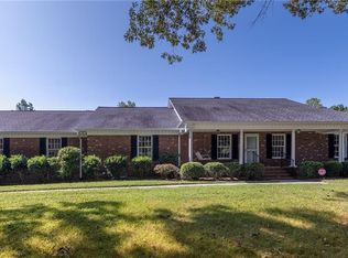 8801 Dapple Grey Rd, Oak Ridge, NC 27310