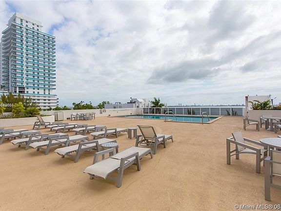 5th image of 601 NE 23rd St APT 607