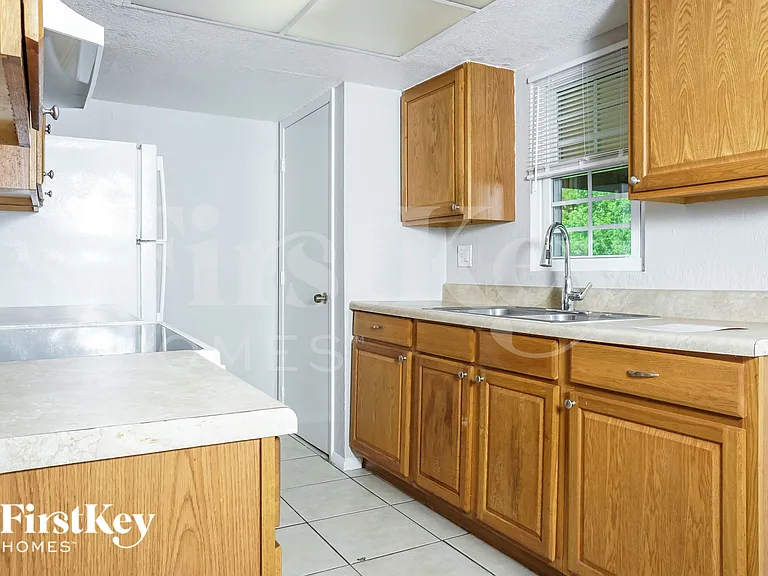 1513 Harbor Blvd — Photo 6