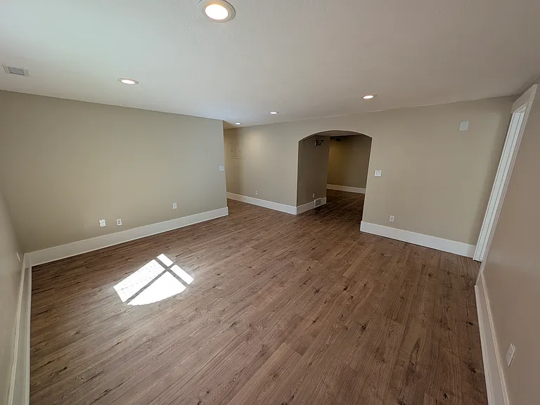 8743 N Franklin Dr — Photo 46