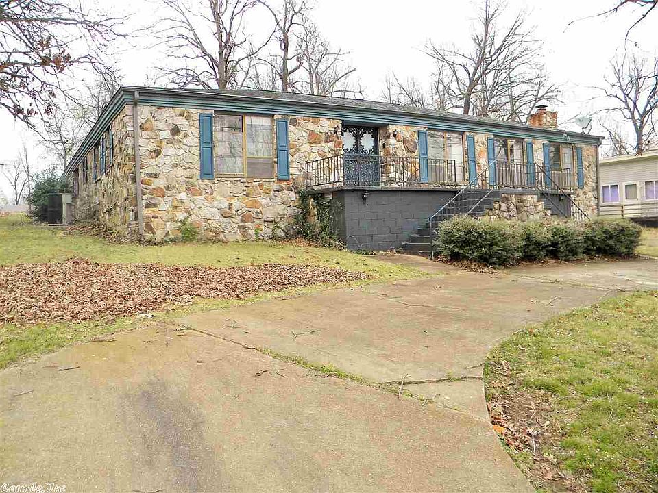 1st image of 104 Emerald Ln