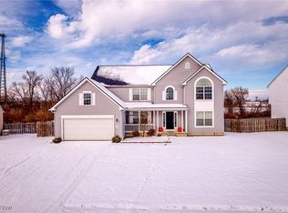 32948 Pennsylvania Dr, North Ridgeville, OH 44039