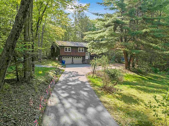 4th image of 25 Crestwood Lane