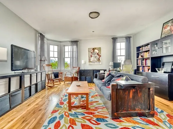 432 Norfolk St APT 4B, Somerville, MA 02143