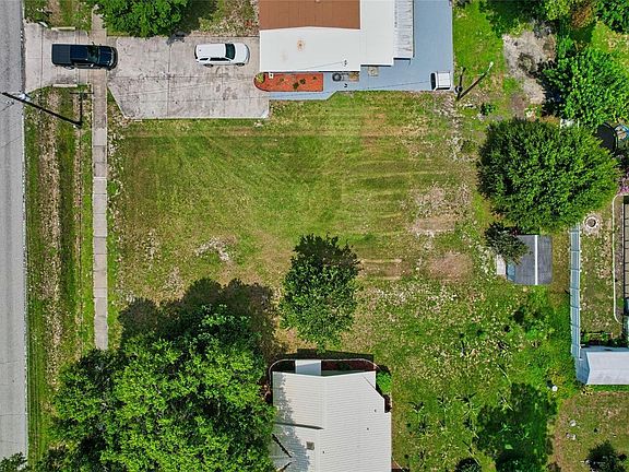 3rd image of 211 W COLLEGE AVENUE