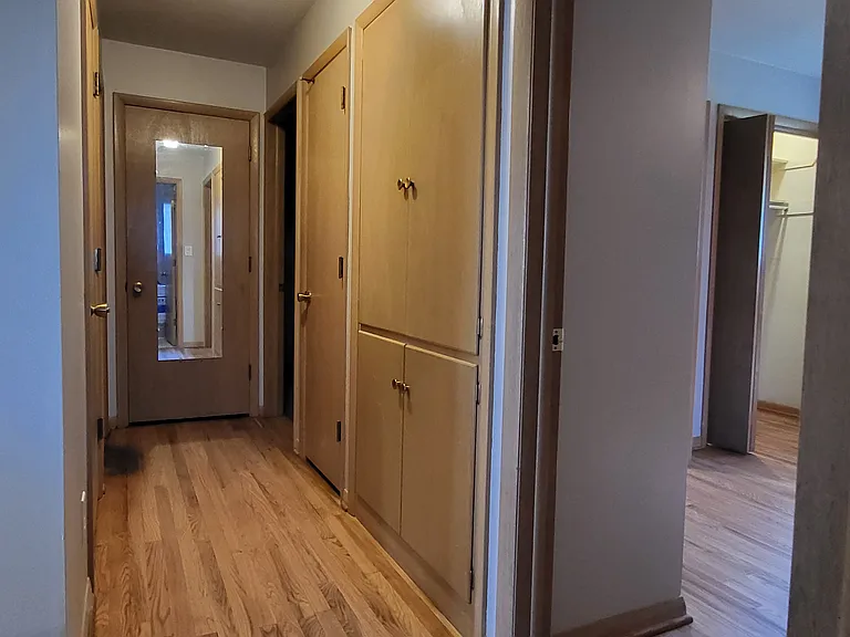 4365 Glenmawr Ave — Photo 22