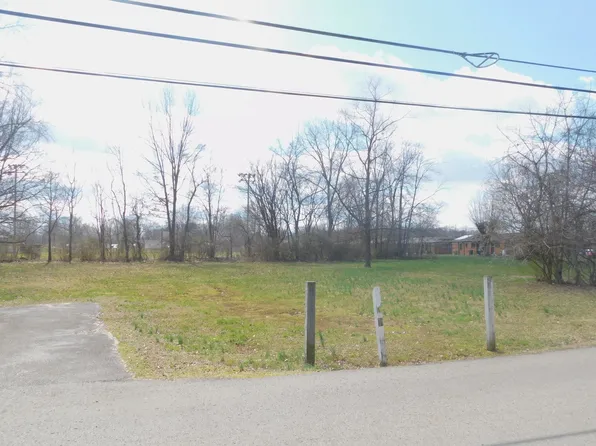 114 W Market St, Portland, TN 37148