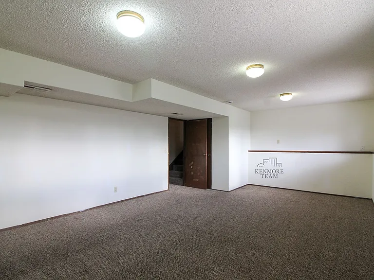 411 Snyder St — Photo 13