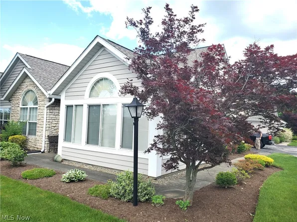 372 Millennium Dr, Tallmadge, OH 44278