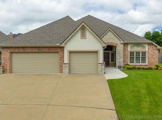 2941 Versailles Pl, Bartlesville, OK 74006
