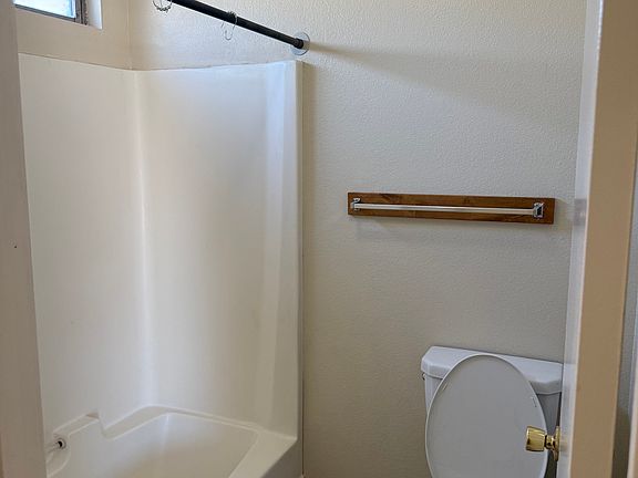 4th image of 409 N 3rd St #2