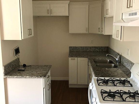4th image of 1011 N Alma Ave APT 1