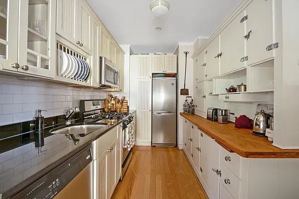 Sold by Compass | media 3