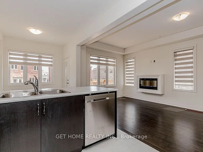 20 Silver Meadow Gdns — Photo 13