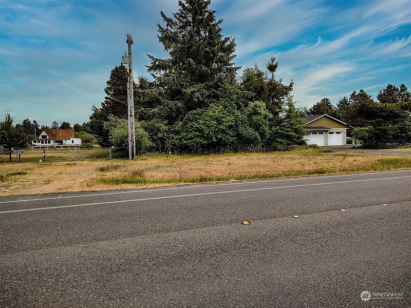 3rd image of 546 Point Brown Avenue SE