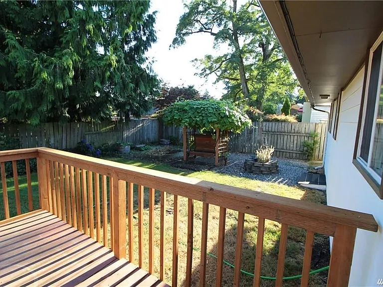 6 232nd Pl SW — Photo 17