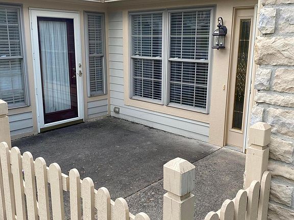 2nd image of 1247 Stonehill Ln