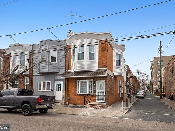 3rd image of 2556 E Westmoreland St