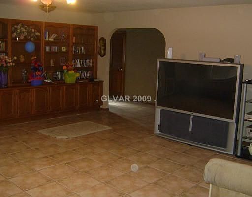 4th image of 804 Hogan Dr