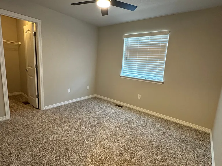 6802 Galpin Dr — Photo 18