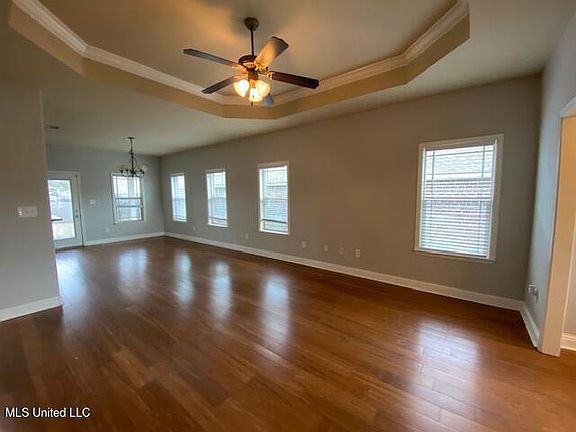 3rd image of 17017 Washingtonia Ln