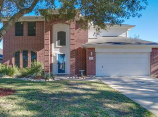 1811 Barretts Glen Dr, Pearland, TX 77581